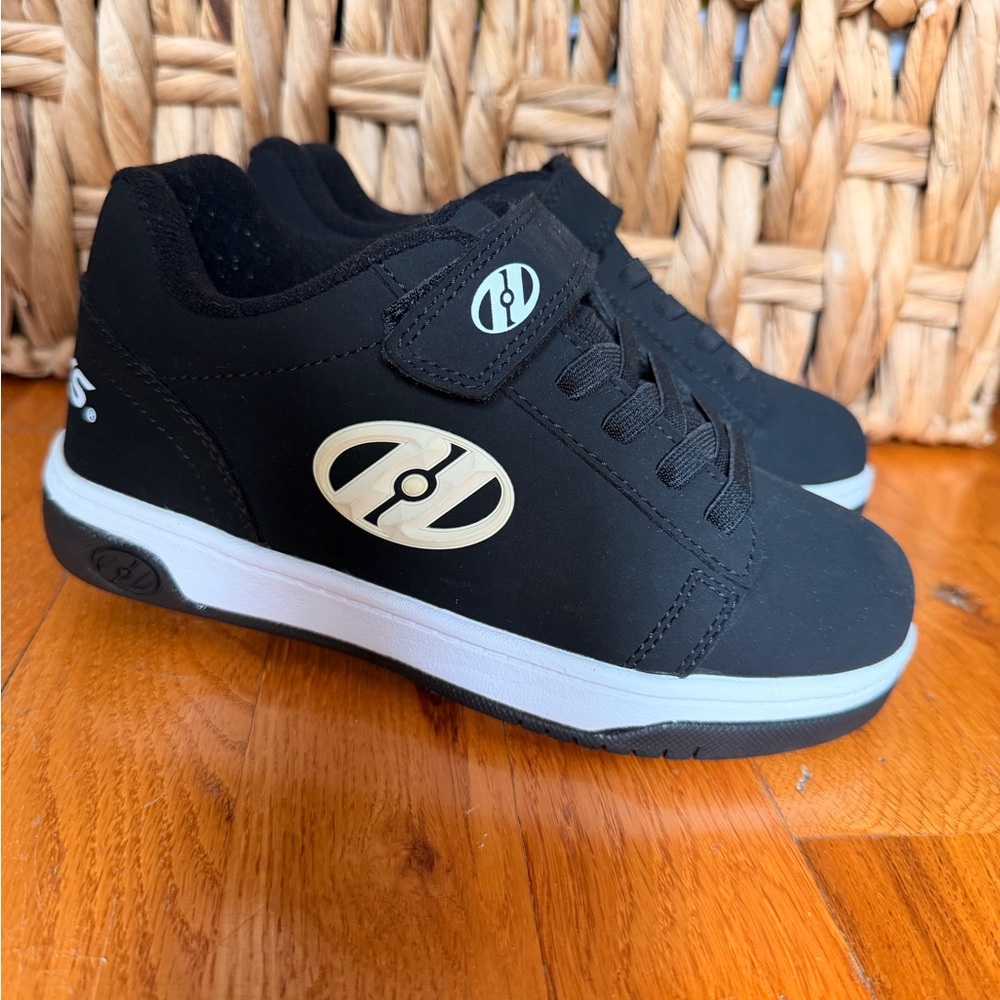 Heelys Black and White Kids Sneakers